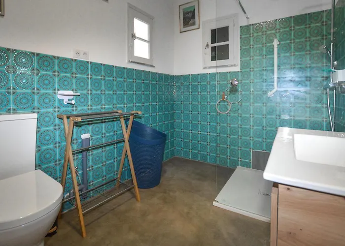 Belle Maison Au Bord De La